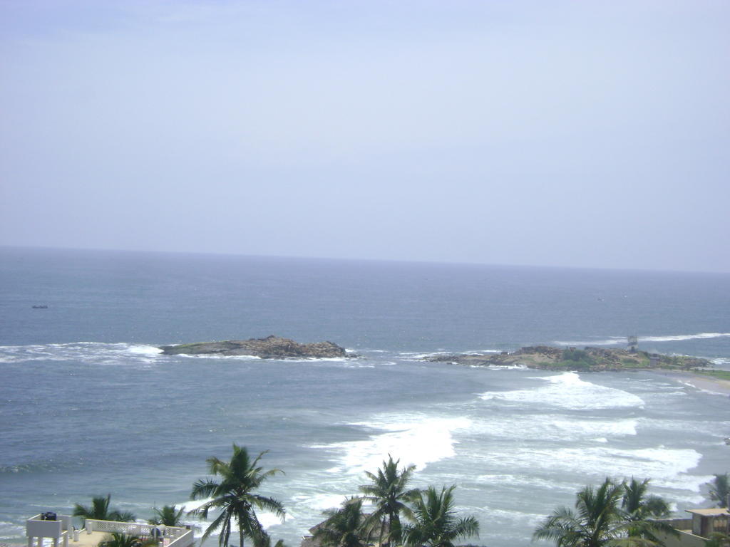 Sun Tara Beach Resort Kovalam Exterior foto