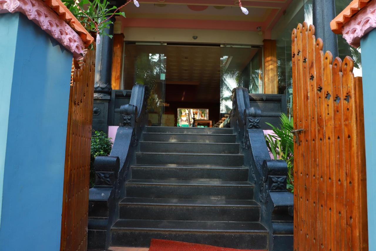 Sun Tara Beach Resort Kovalam Exterior foto