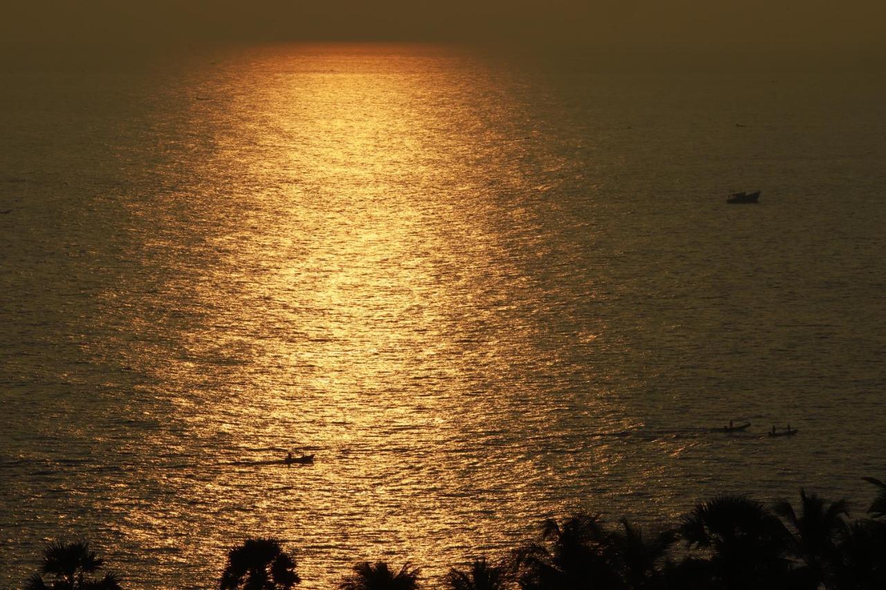 Sun Tara Beach Resort Kovalam Exterior foto